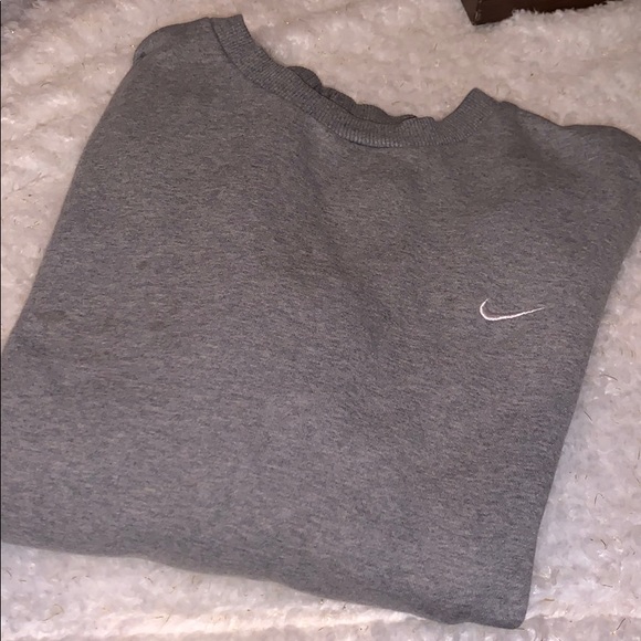 Nike sweatshirt - Picture 1 of 2